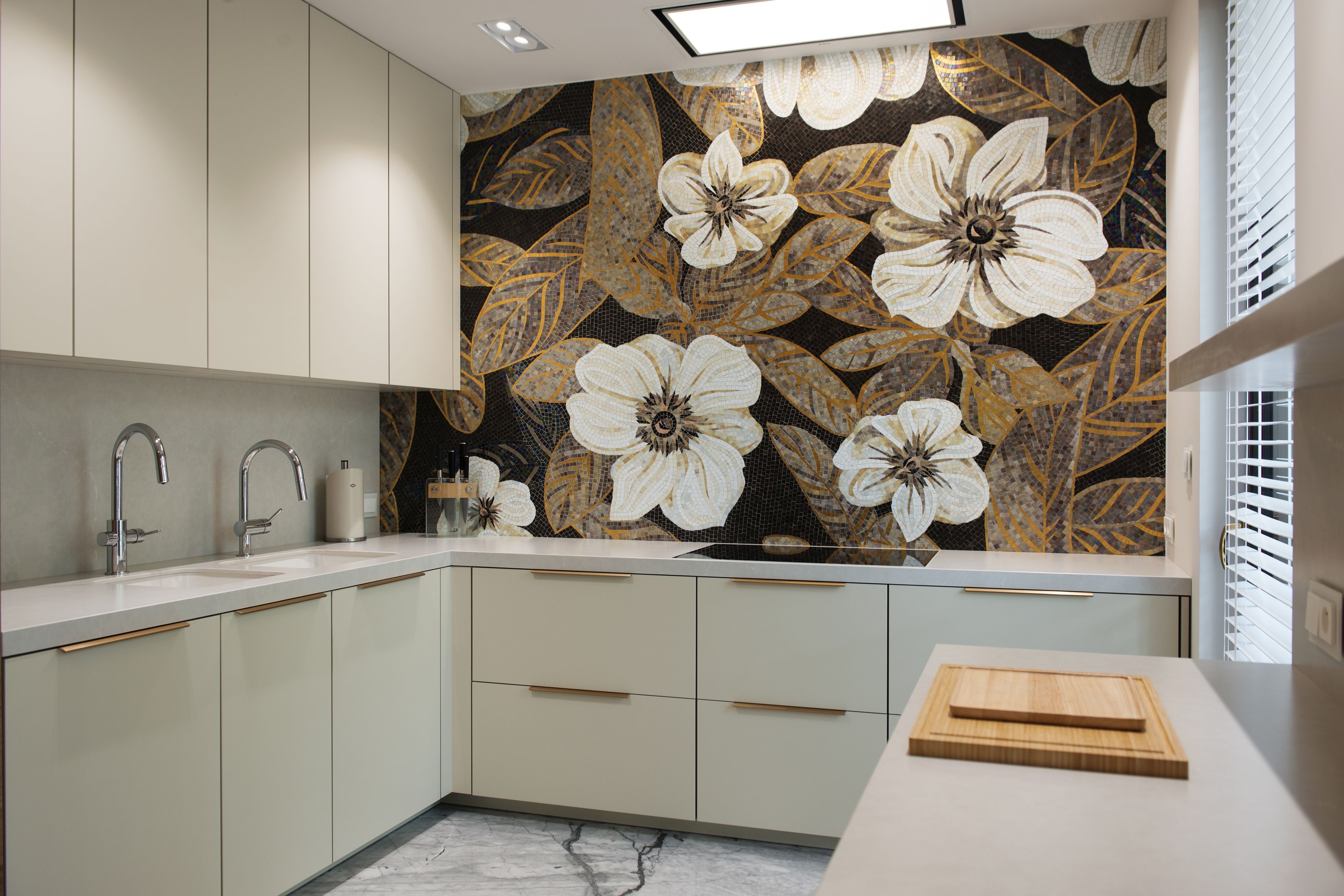 Duża, jasna i przede wszystkim funkcjonalna kuchnia, była wytyczną pani inwestorki.